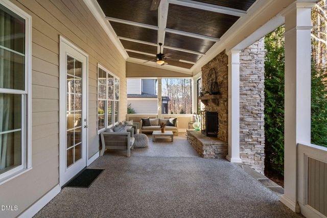 2414 Vetrina Way, Apex, NC 27502