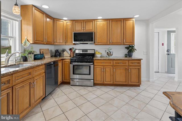 487 FEDERAL CITY RD, Pennington, NJ 08534