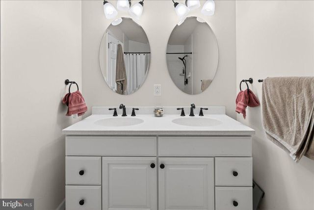 487 FEDERAL CITY RD, Pennington, NJ 08534