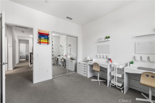 7611 N Honor, Van Nuys, CA 91405