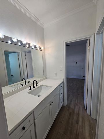 2626 Holly Hall Street 601, Houston, TX 77054