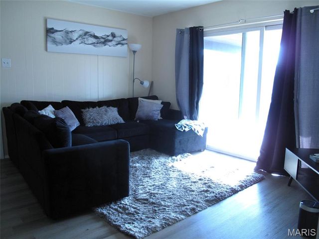 7609 Hazelcrest Drive G, Hazelwood, MO 63042