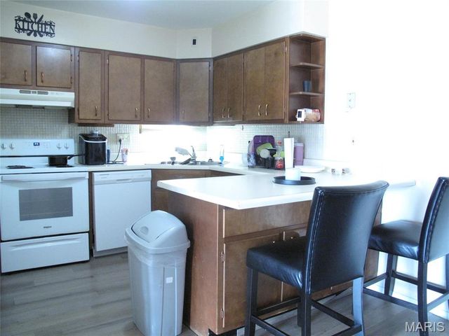 7609 Hazelcrest Drive G, Hazelwood, MO 63042