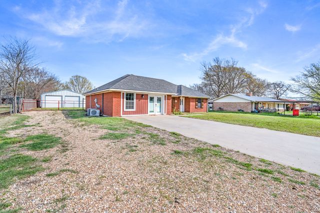 903 Amy Way, Bonham, TX 75418