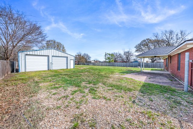 903 Amy Way, Bonham, TX 75418