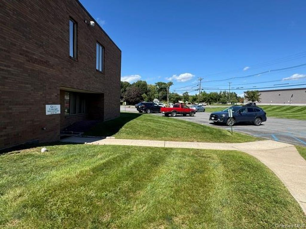 5 Hdsn Vly Prof Plaza Lower level, Newburgh, NY 12550 — photo 3