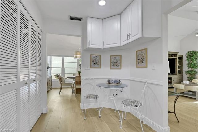 805 Reef Point CIR, Naples, FL 34108