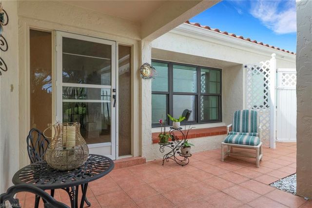 805 Reef Point CIR, Naples, FL 34108