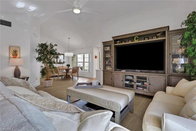 805 Reef Point CIR, Naples, FL 34108