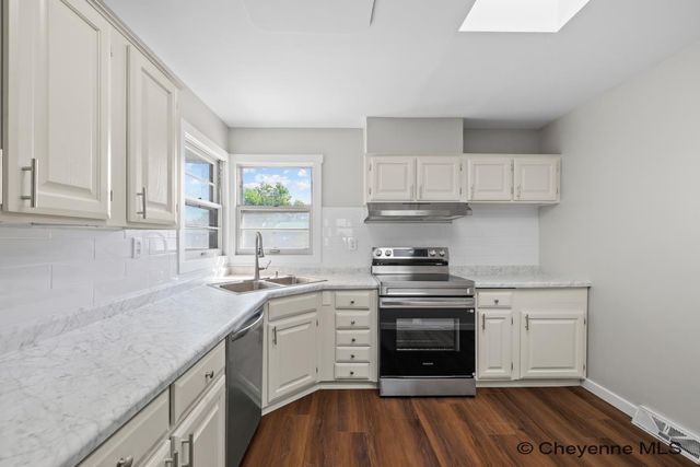 824 E PROSSER RD, Cheyenne, WY 82007