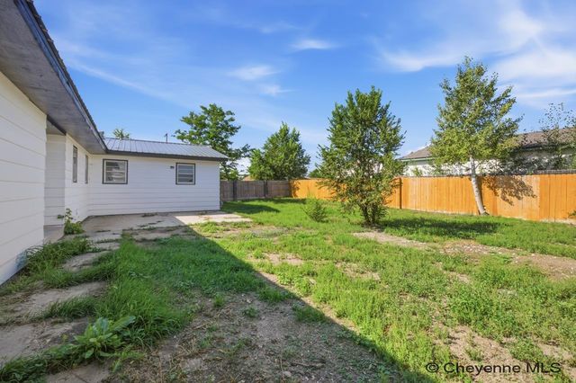 824 E PROSSER RD, Cheyenne, WY 82007