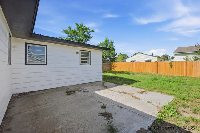 824 E PROSSER RD, Cheyenne, WY 82007