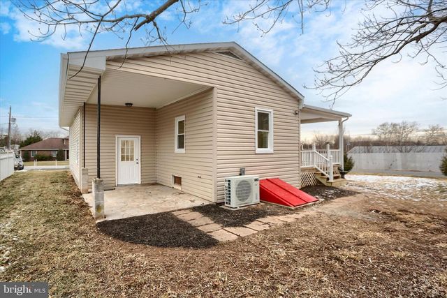 38 STANLEY DR, New Oxford, PA 17350