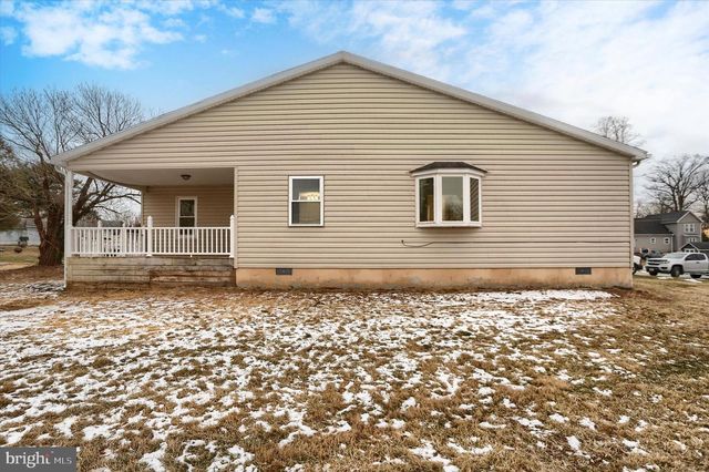 38 STANLEY DR, New Oxford, PA 17350