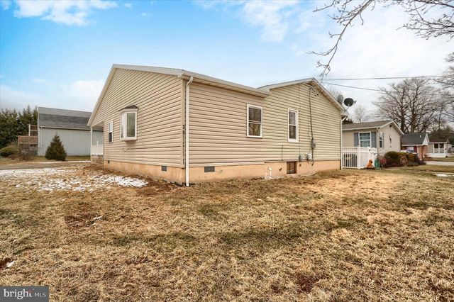 38 STANLEY DR, New Oxford, PA 17350