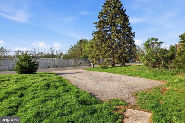 38 STANLEY DR, New Oxford, PA 17350