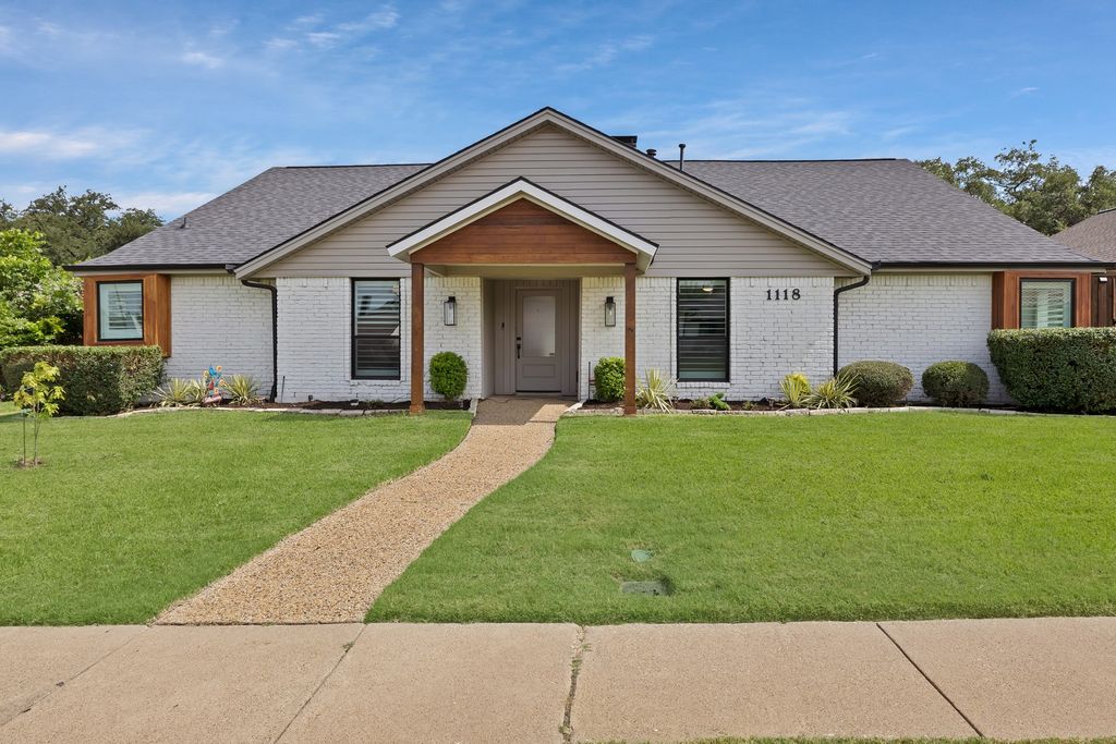 1118 Wiltshire Drive, Carrollton, TX 75007