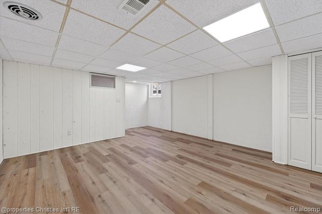 32651 5 Mile Road 15, Livonia, MI 48154