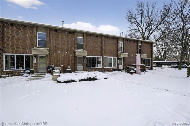 32651 5 Mile Road 15, Livonia, MI 48154