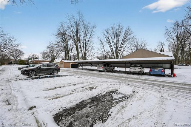 32651 5 Mile Road 15, Livonia, MI 48154