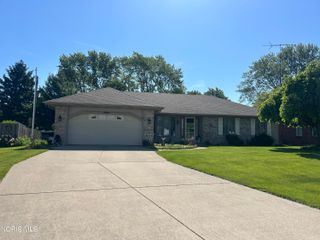 126 Luella Avenue, Oregon, OH 43616