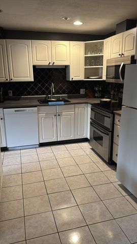 6 Tara Dr 5, Weymouth, MA 02188
