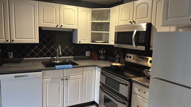 6 Tara Dr 5, Weymouth, MA 02188