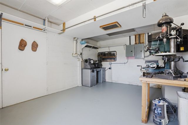 2969 Good Earth Place, Iowa City, IA 52240