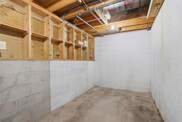 2969 Good Earth Place, Iowa City, IA 52240