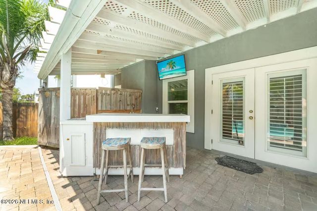 614 6TH Avenue S, Jacksonville Beach, FL 32250