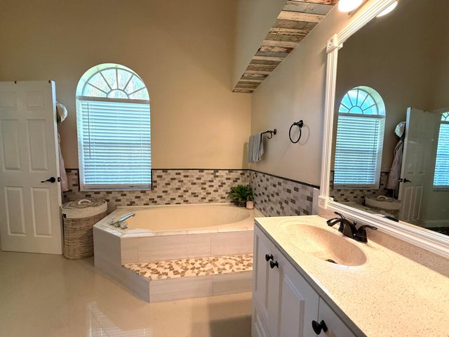 14703 N 71st Pl Place N, The Acreage, FL 33470