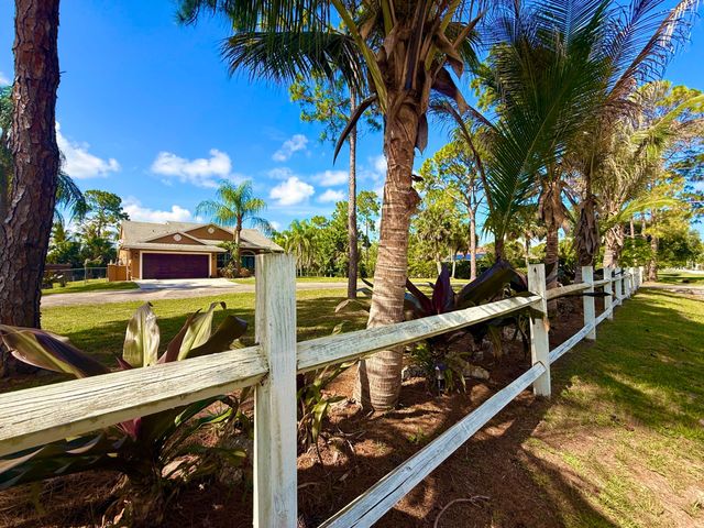 14703 N 71st Pl Place N, The Acreage, FL 33470