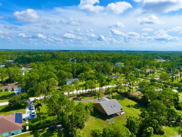 14703 N 71st Pl Place N, The Acreage, FL 33470