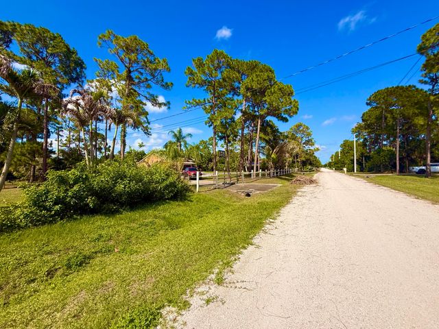 14703 N 71st Pl Place N, The Acreage, FL 33470