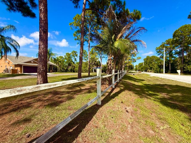 14703 N 71st Pl Place N, The Acreage, FL 33470