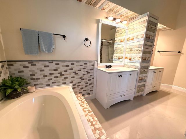14703 N 71st Pl Place N, The Acreage, FL 33470