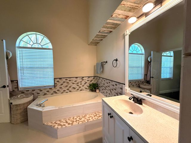 14703 N 71st Pl Place N, The Acreage, FL 33470