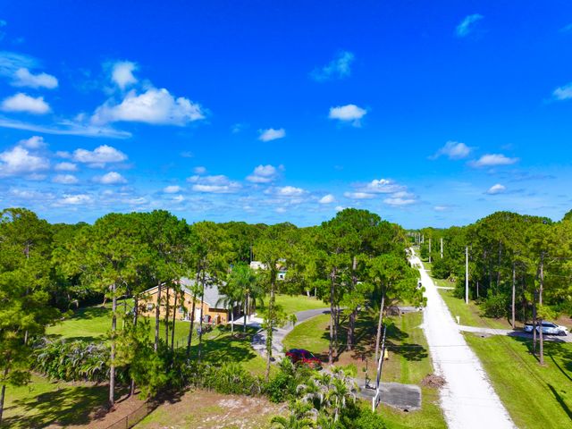 14703 N 71st Pl Place N, The Acreage, FL 33470