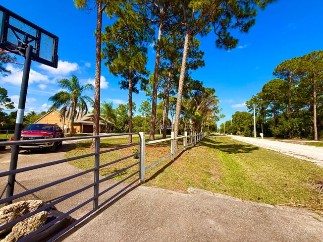 14703 N 71st Pl Place N, The Acreage, FL 33470