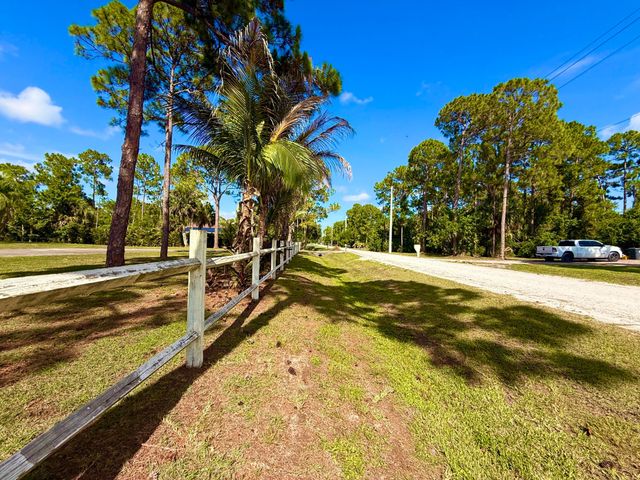 14703 N 71st Pl Place N, The Acreage, FL 33470