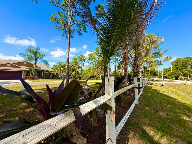14703 N 71st Pl Place N, The Acreage, FL 33470