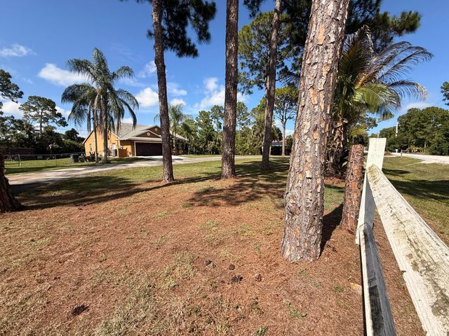 14703 N 71st Pl Place N, The Acreage, FL 33470