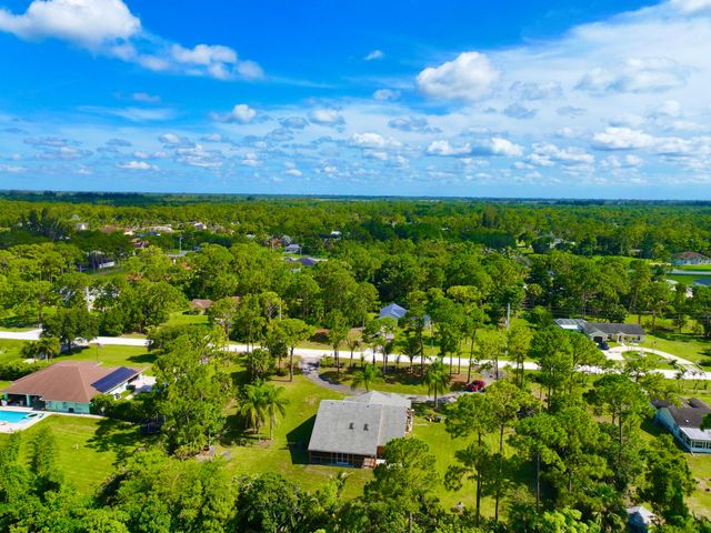 14703 N 71st Pl Place N, The Acreage, FL 33470