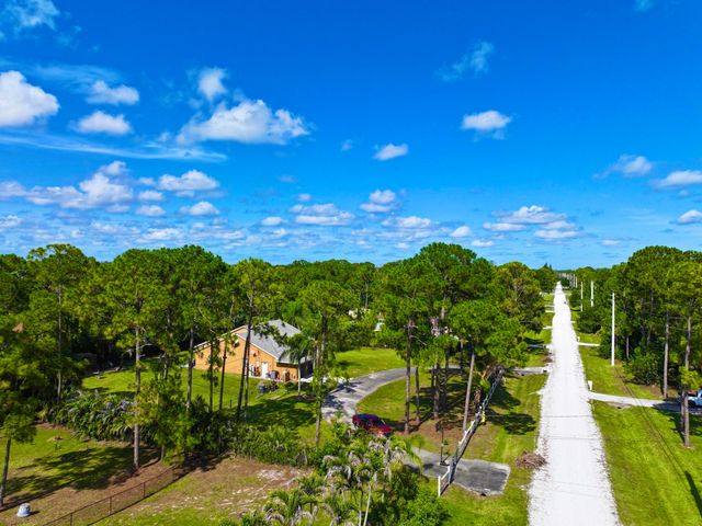 14703 N 71st Pl Place N, The Acreage, FL 33470
