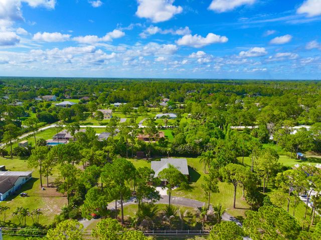 14703 N 71st Pl Place N, The Acreage, FL 33470