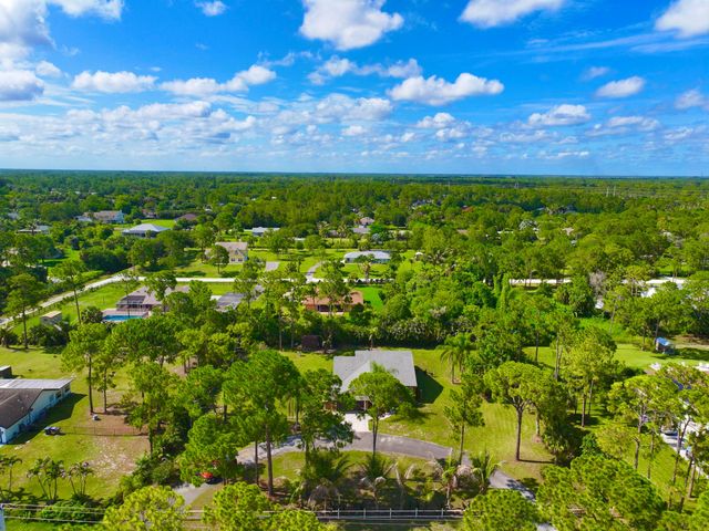 14703 N 71st Pl Place N, The Acreage, FL 33470