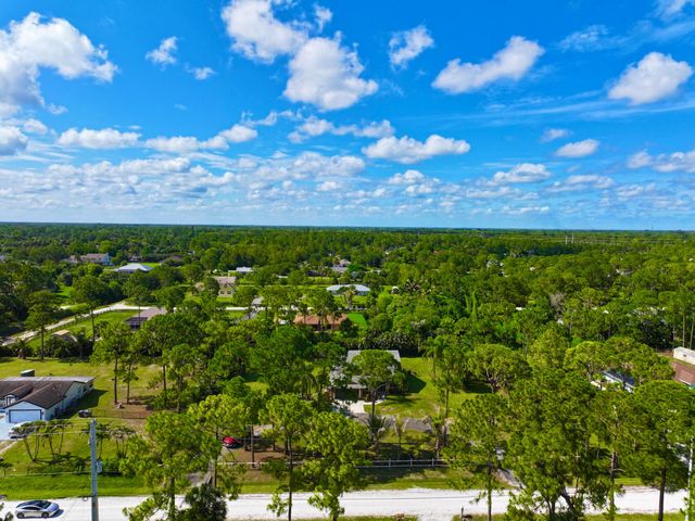 14703 N 71st Pl Place N, The Acreage, FL 33470