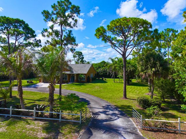 14703 N 71st Pl Place N, The Acreage, FL 33470