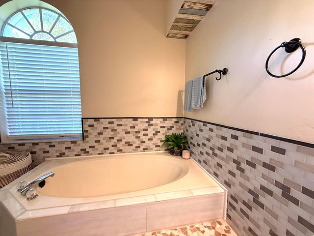 14703 N 71st Pl Place N, The Acreage, FL 33470