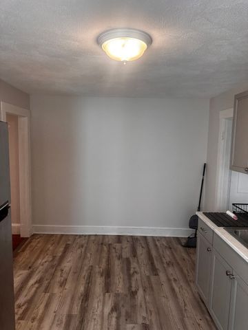 62 Willow Ave 2, Quincy, MA 02170